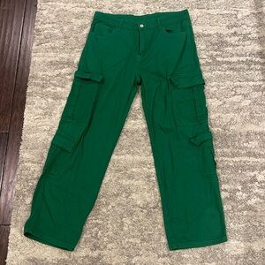 Men’s Loose Baggy Cargo denim pants; size Large